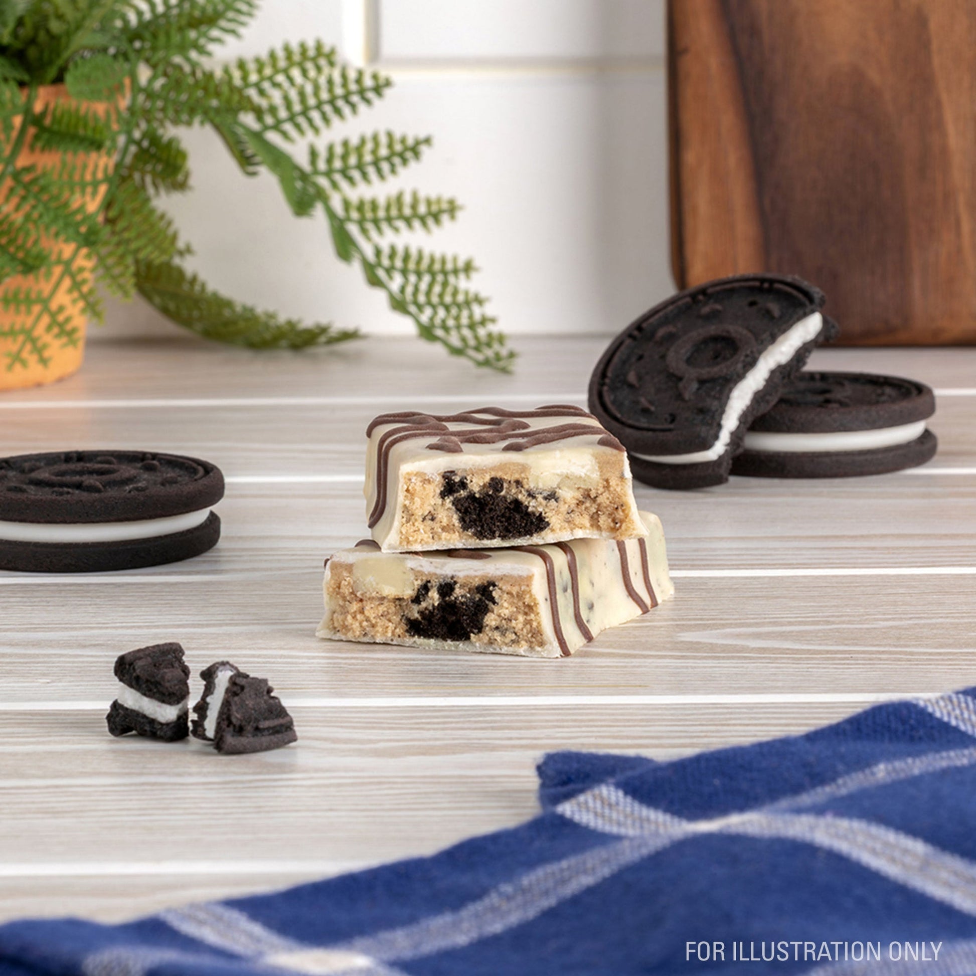 dipped-cookies-and-cream-protein-bars-w4 15807_QN_USA_ProteinBar_CAC_InterimAssetUpdate_Digital-Dipped-ProductCarouselSet_Tabletop1.jpg